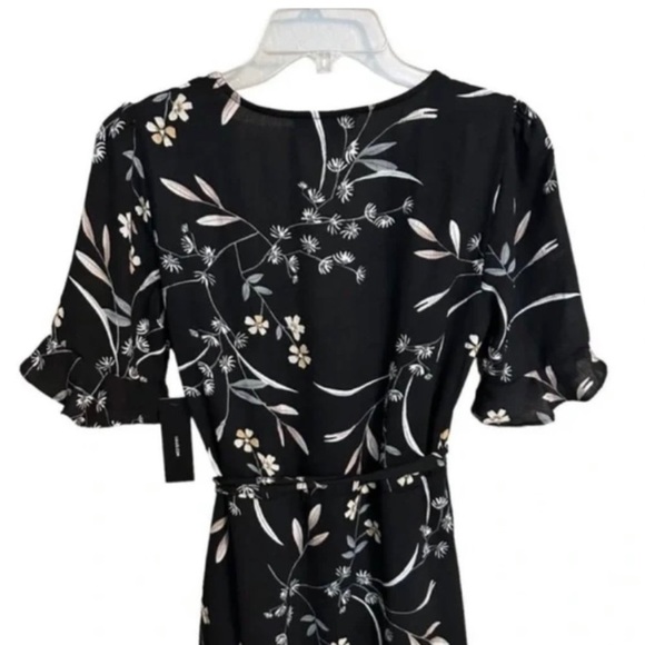 Lulus Wild Winds Black Floral Wrap Dress NWT - Picture 6 of 6